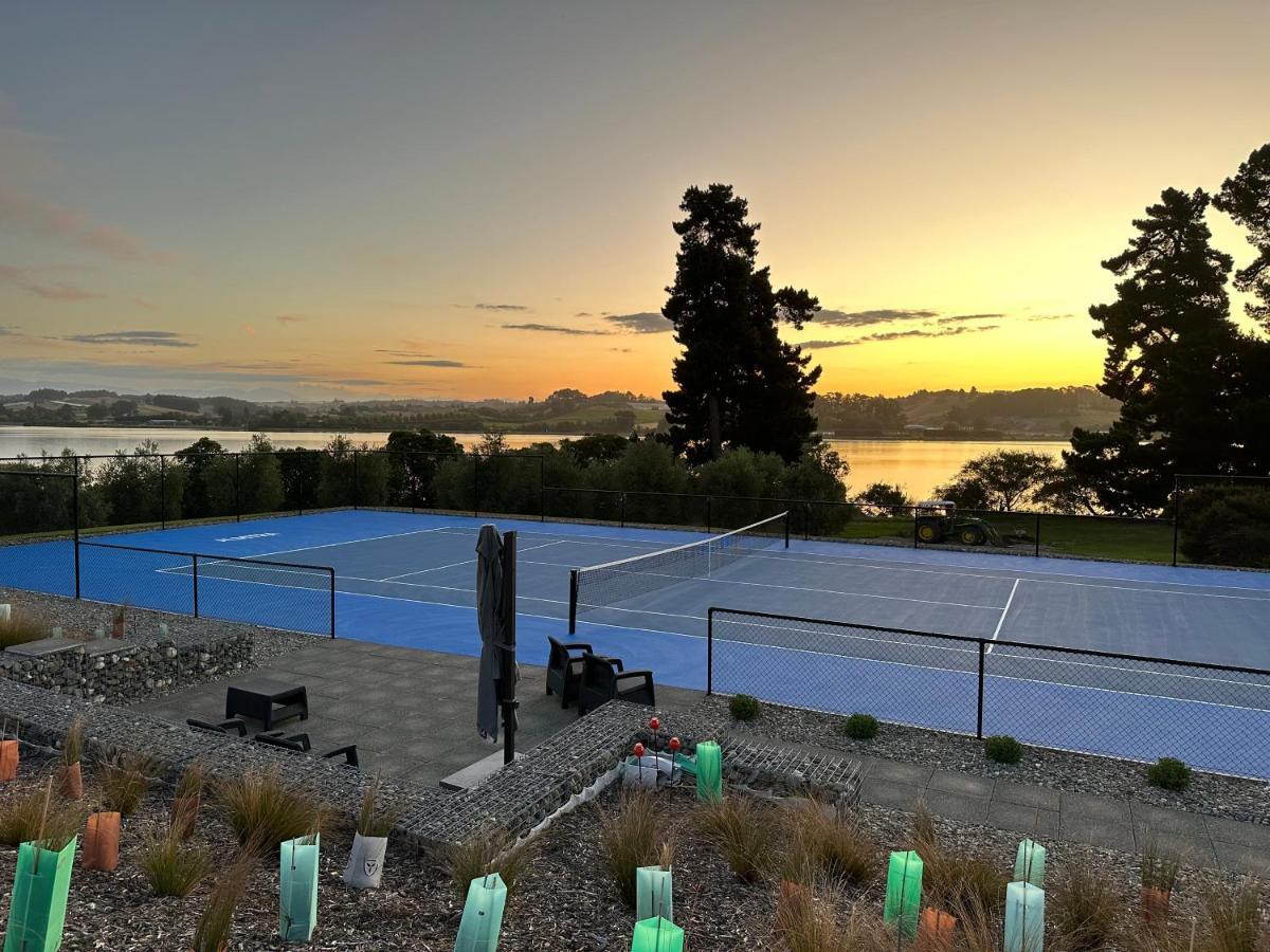 Almyra Waterfront Accommodation Tasman Exterior foto