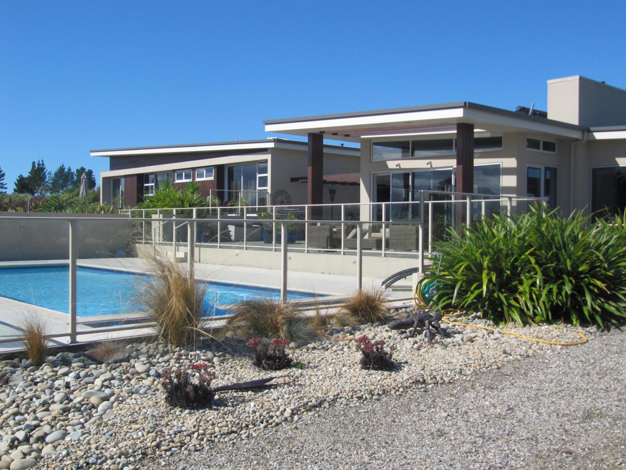 Almyra Waterfront Accommodation Tasman Exterior foto