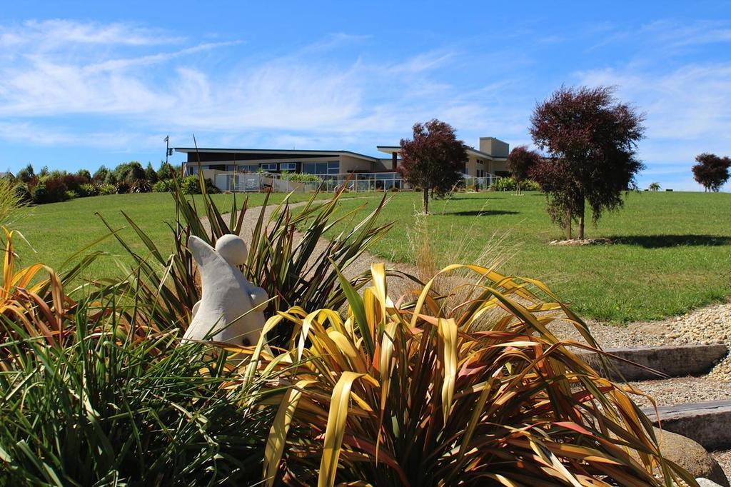 Almyra Waterfront Accommodation Tasman Exterior foto