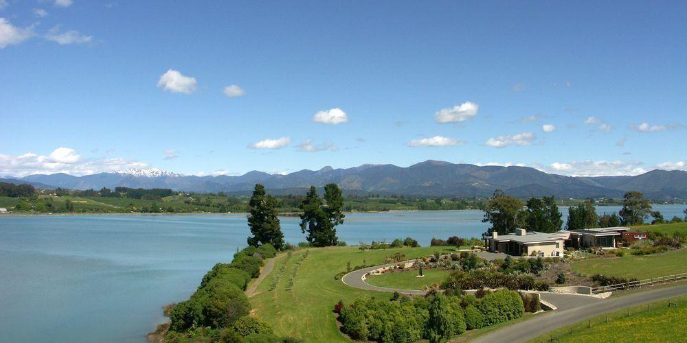 Almyra Waterfront Accommodation Tasman Exterior foto